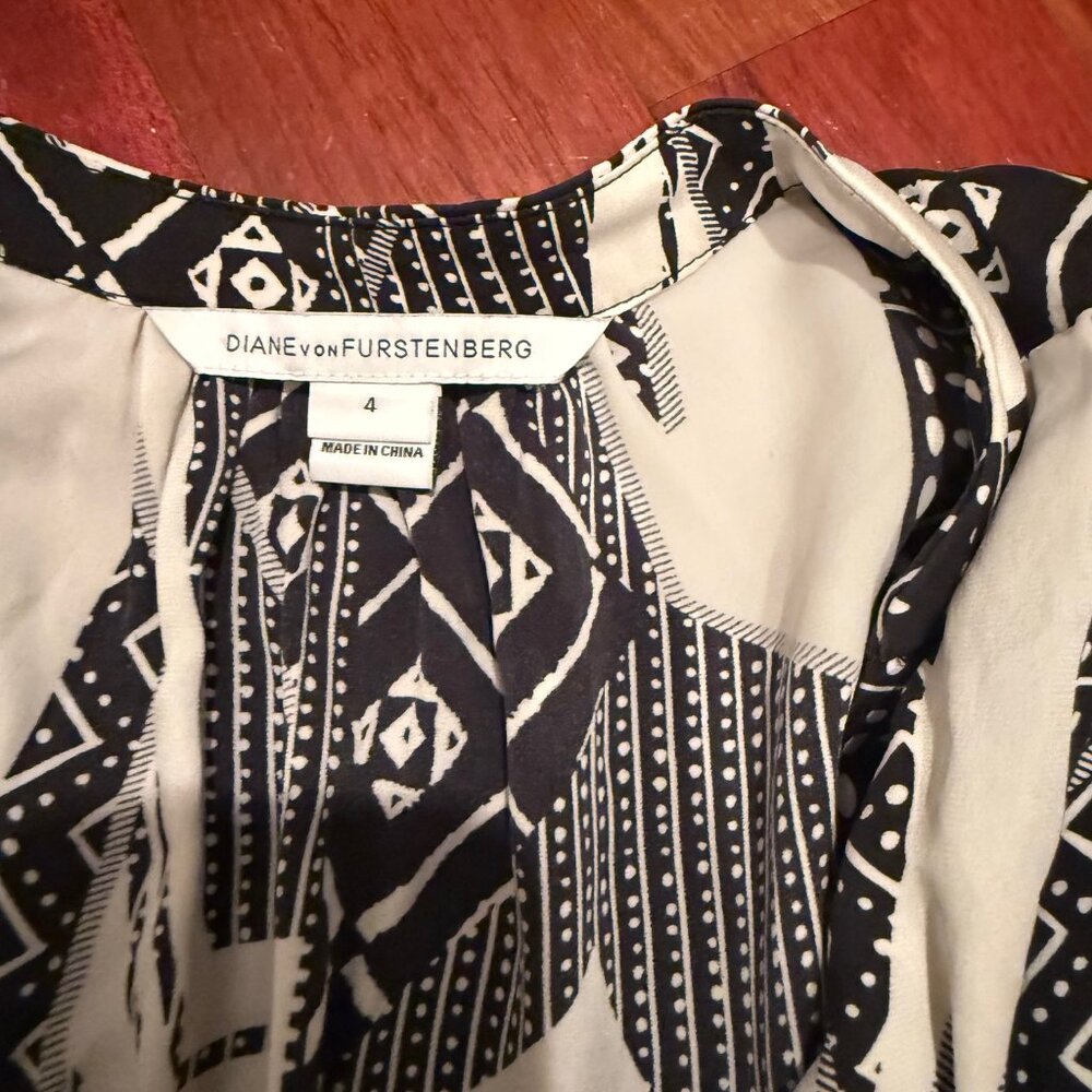Diane von Furstenberg silk drawstring geo print dress - Picture 3 of 6
